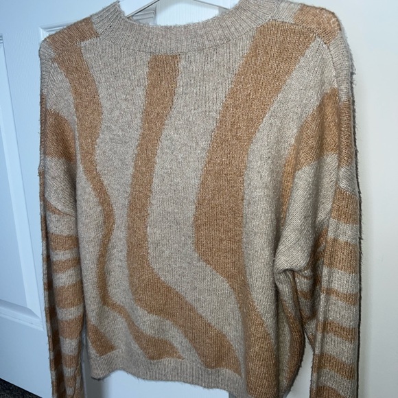 Saks funky trippy Beige and Tan Striped Sweater - Picture 1 of 6